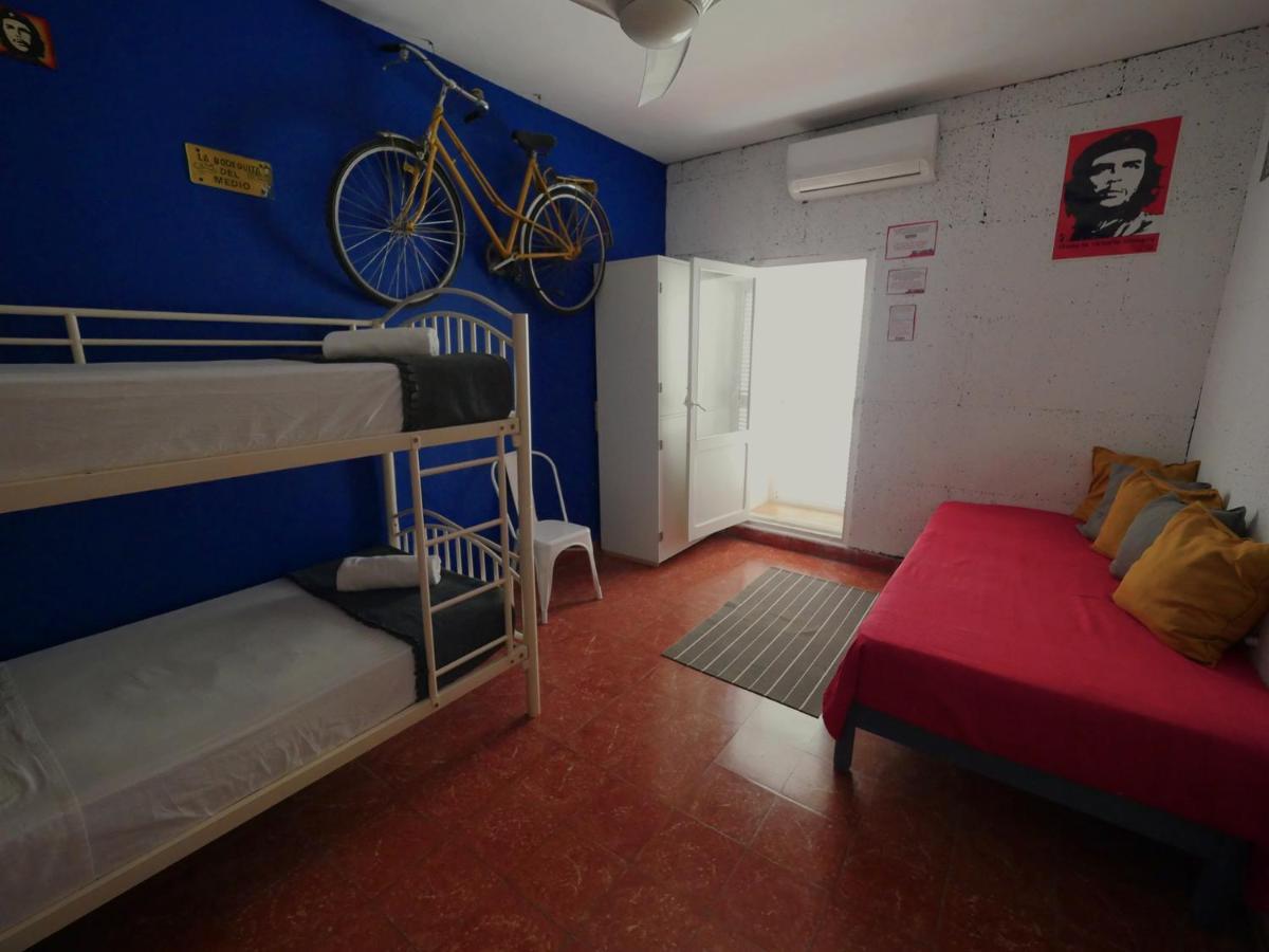Hostal Giramundo อิบิซาทาวน์ ภายนอก รูปภาพ