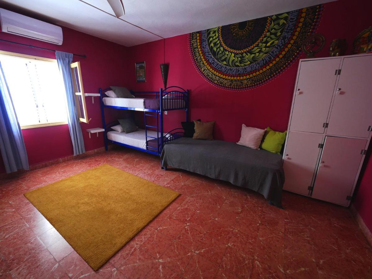 Hostal Giramundo อิบิซาทาวน์ ภายนอก รูปภาพ